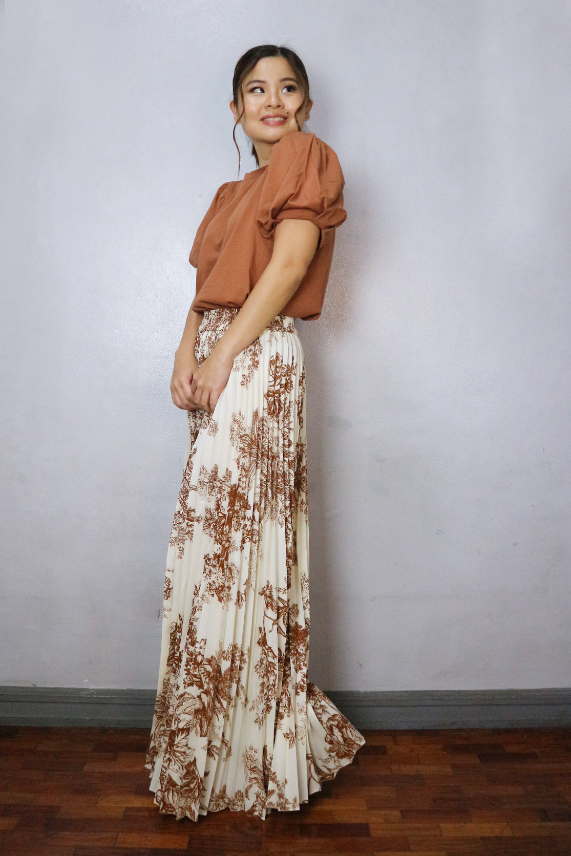 Victoria Electric Pleats Pants